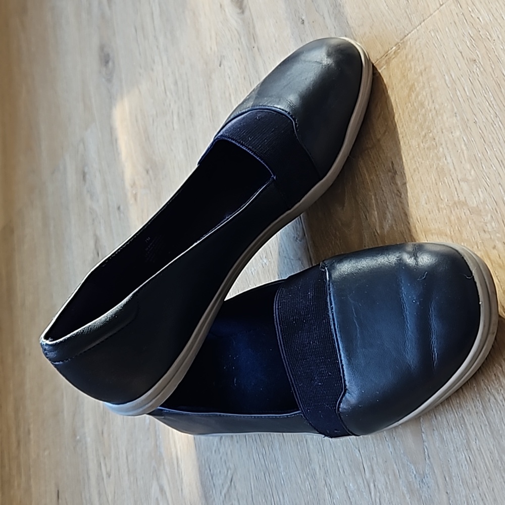 Easy Spirit Leather Slip On Flats Size 7M - Picture 3 of 9